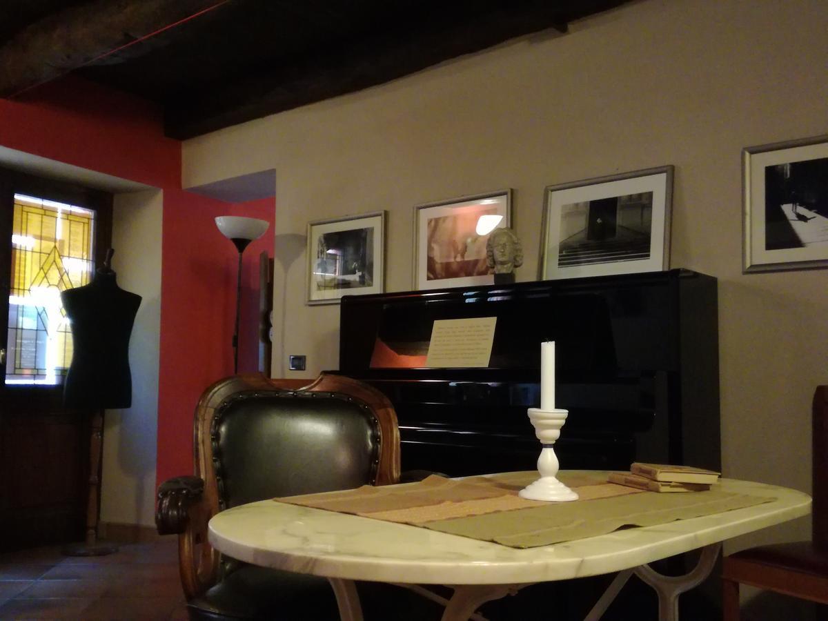 Casa Asso Di Coppe B&B Alba  Exteriér fotografie